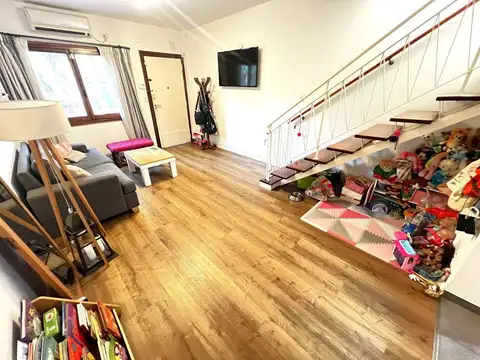 Depto Tipo Casa en Venta de 3 ambientes