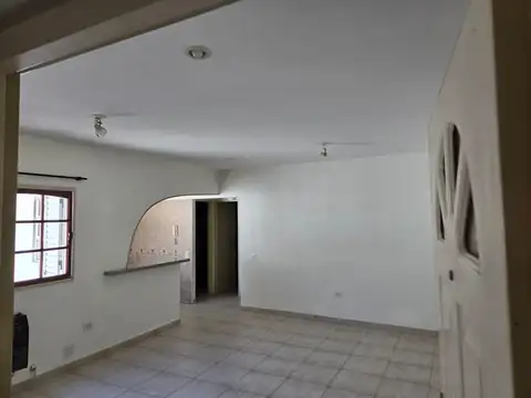 Depto Tipo Casa en Alquiler de 2 dormitorios
