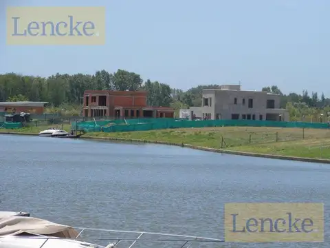 Terreno en Venta en Albanueva, USD 1.050.000