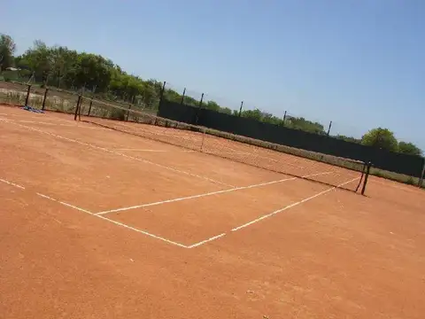 Excelente lote al rio en cul de sac en Albanueva, con amarra, muy buena vista, venta