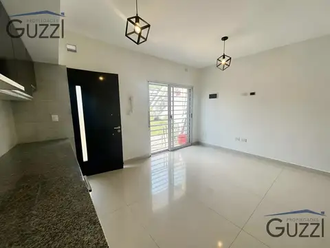 Depto Tipo Casa en Venta en Villa Ballester, USD 63.000