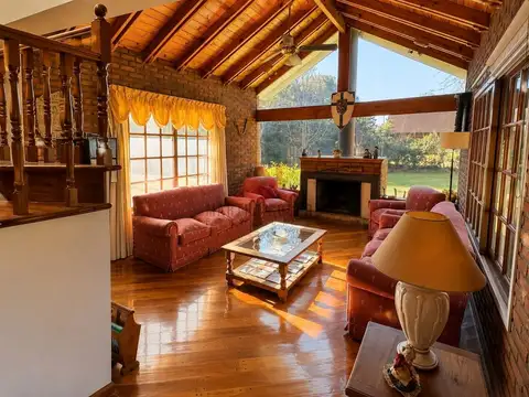 Casa 5 ambientes con 3 baños