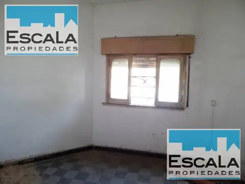 Casa 4 ambientes con 1 baño