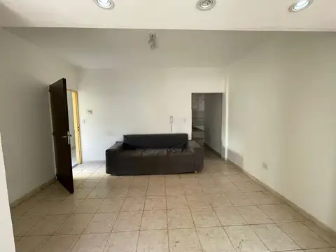 Departamento en Alquiler en Ramos Mejía, $ 400.000