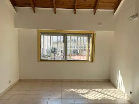 Alquiler de Departamento 1 Ambiente en Ramos Mejia  Céntrico  Ideal Vivienda o uso Profesional