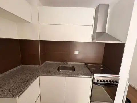 ALQUILER MONOAMBIENTE AL FRENTE CON BALCÓN