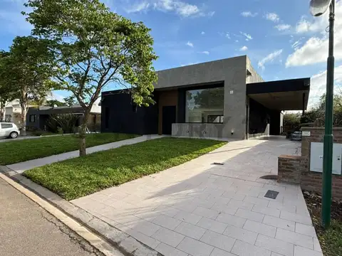 Venta casa en barrio cerrado Benavidez cerca de Villanueva 3 dormitorios