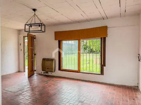 Casa 3 ambientes con 1 baño