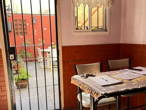 Depto Tipo Casa 4 ambientes con 2 baños