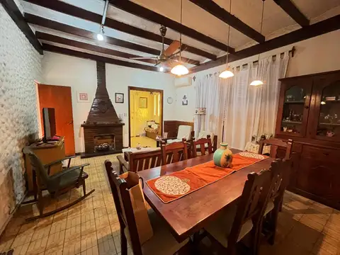 VENTA PH FRENTE - 4 AMB CON PATIO Y TERRAZA - SOBRE BOULEVARD RAMON FALCON - A 1 C. PLAZA LOS ANDES