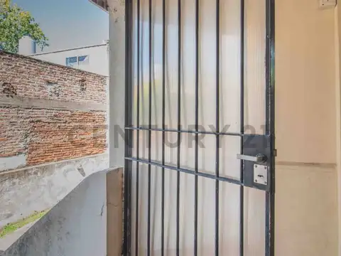 Casa 2 ambientes con 1 baño
