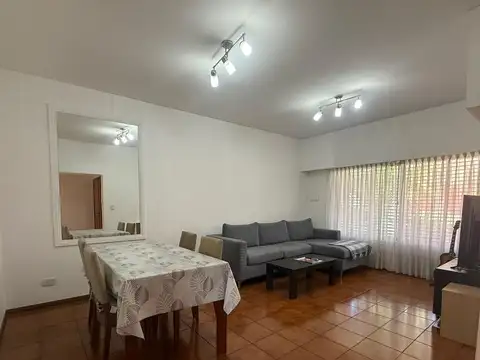 Casa en Venta con 5 cocheras