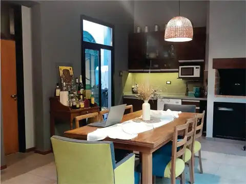 Casa de estilo, 3 dormitorios, apta crédito