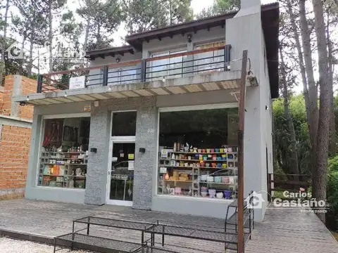 Venta en Block de Local Comercial con Dos Departamentos de 2 Ambientes