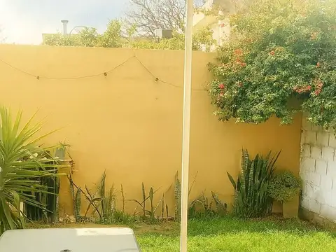 Depto Tipo Casa 3 ambientes con 1 baño