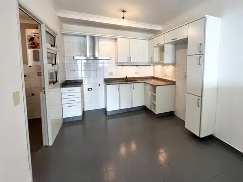 Departamento 4 ambientes con 3 baños