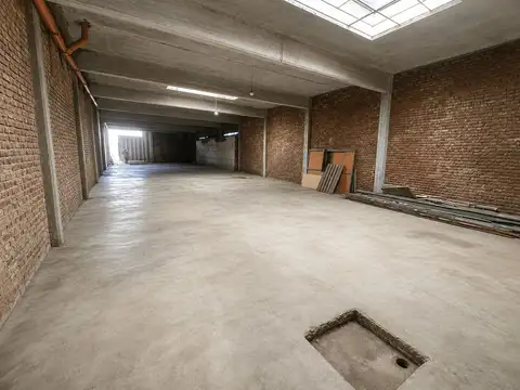 Galpon en Venta 8,66  mts Frente