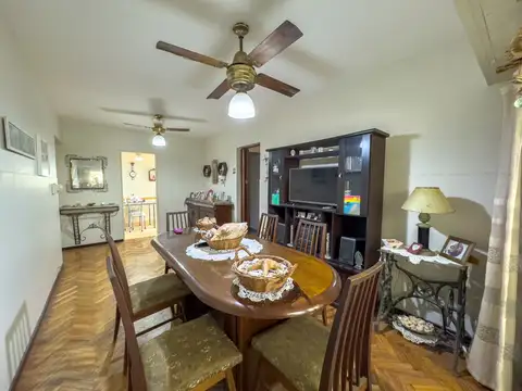 Departamento 4 ambientes con 2 baños