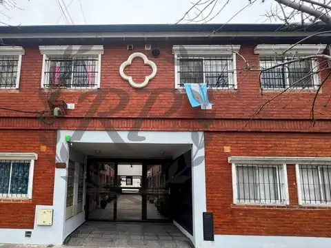 Depto 3 Ambientes Con Cochera (expensas Bajas)