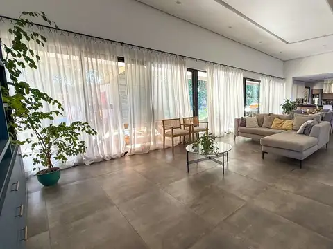 Casa en Venta en Lunlunta, USD 530.000