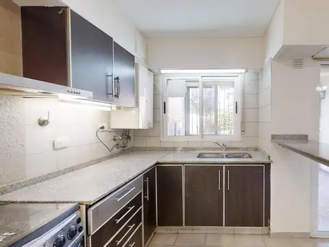 Casa 5 ambientes con 2 baños