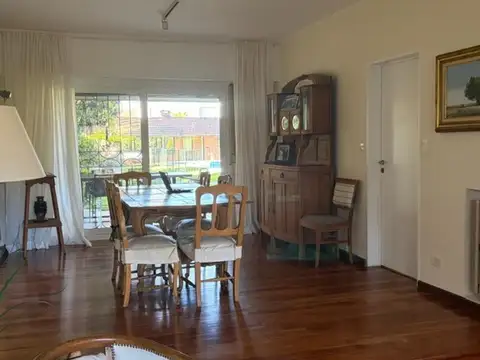 Casa 4 ambientes con 4 baños
