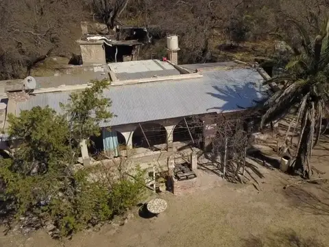 CASA EN VENTA - 1 HECTAREA