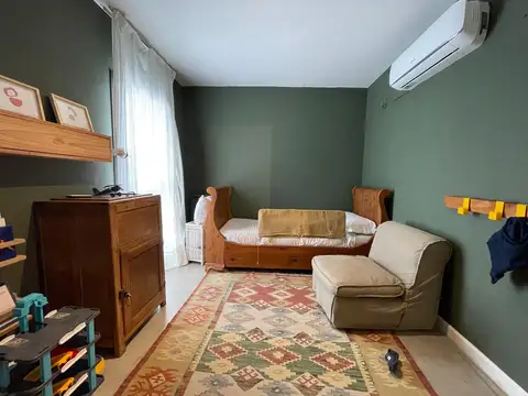 Casa 6 ambientes con 2 baños
