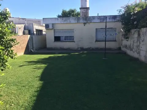 Maipú e/ Cordoba y Laprida