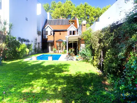 Venta Casa Cochera Jardín Pileta Villa del Parque