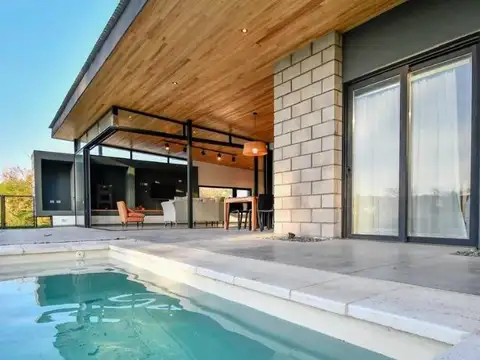 Casa en Alquiler en Barrancas De San Benito, USD 1.200