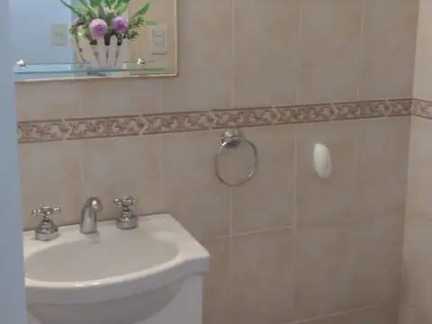 EXCELENTE DEPARTAMENTO CON DOS DORMITORIOS FRENTE AL MAR, ZONA UNO