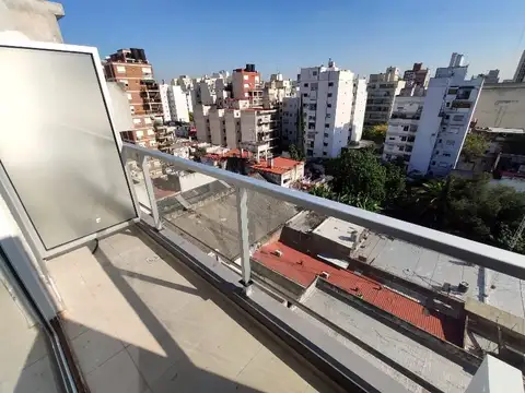 Varela 100, Piso 8