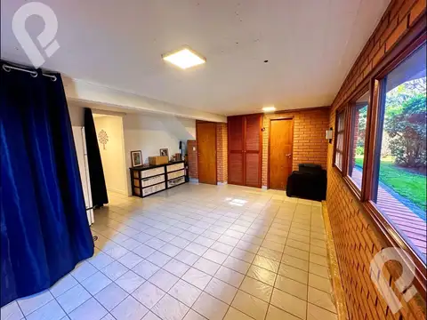 Casa 5 ambientes con 2 baños