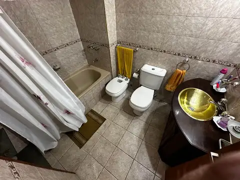 Venta dos locales  + dos PH  3 ambientes en block