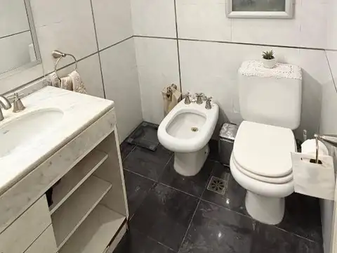 EXCELENTE CASA EN VENTA EN LA MEJOR ZONA DE BANFIELD OESTE