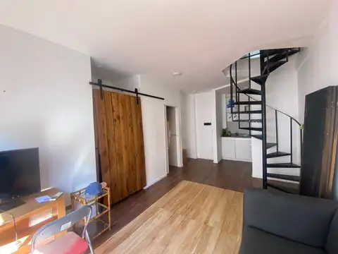 VENTA PH MONOAMBIENTE CON TERRAZA PROPIA EN FLORES