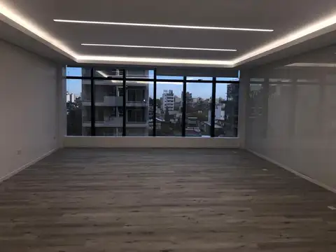 Oficina en Alquiler al Norte