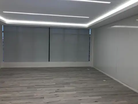 OFICINA EN EDIFICIO DE CATEGORIA