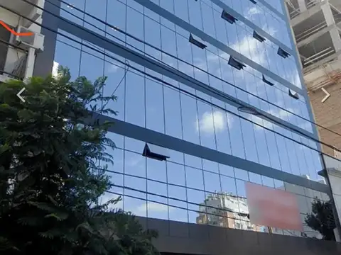 OFICINA EN EDIFICIO DE CATEGORIA