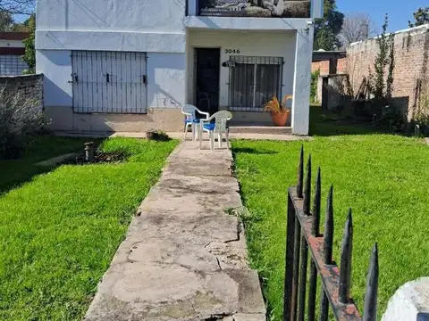 Venta amplio terreno con casa de 3 amb + depto.