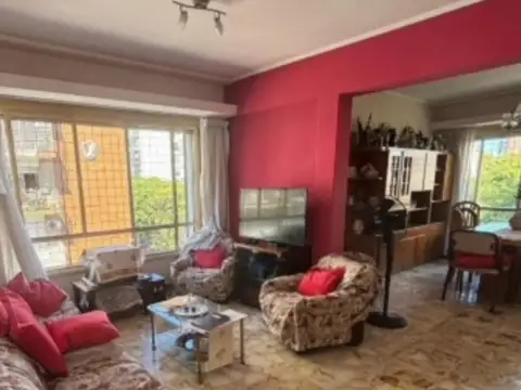 REGIO SEMIPISO  4AMBIENTES CON BALCÒN EXCELENTE