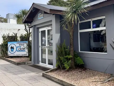 Edificio Comercial Clínica Policonsultorios en Villa Gessel