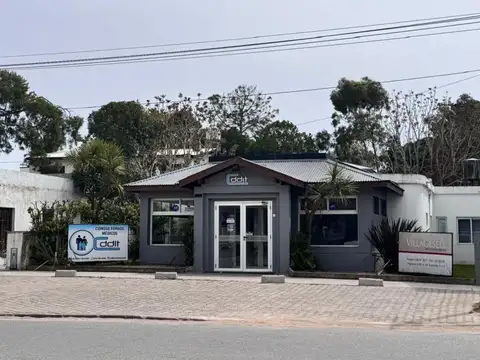 Avenida 3 entre paseo 118 y paseo 119 -  CLÍNICA - CONSULTORIOS  EN VILLA GESELL