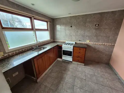 Depto Tipo Casa en Alquiler en Barrio Aeroparque, $ 1.000.000
