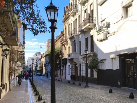 Excelente PH de tres ambientes ubicado en una zona privilegiada de San Telmo.