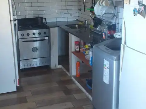 Casa 3 ambientes con 1 baño