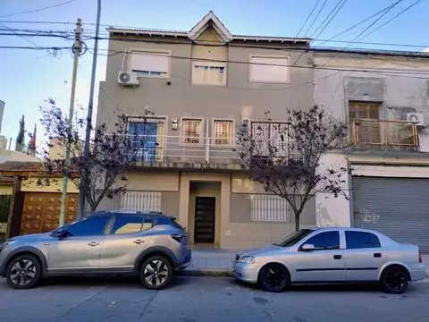 PH EN DUPLEX 2 AMB. 1 ER PISO CON BALCON AL FRENTE