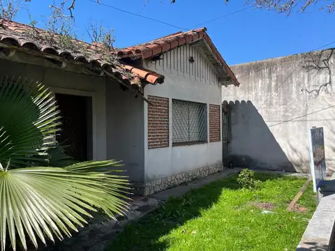 Casa 2 ambientes con 1 baño