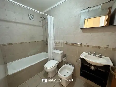 Departamento en Alquiler en Abasto, $ 420.000